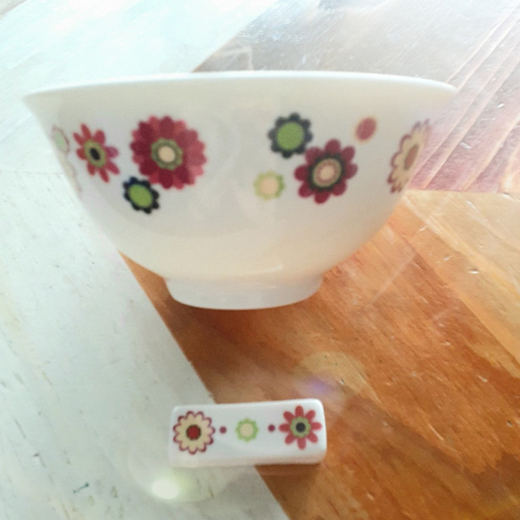 レトロなお茶碗とお箸置きセット(お花A) 1枚目の画像