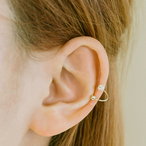 BURBERRY ゴールド ピアス(片耳用) 箱・巾着袋付き Hollow Pavé Hoop Earrings in Gold/clear - Women | Burberry