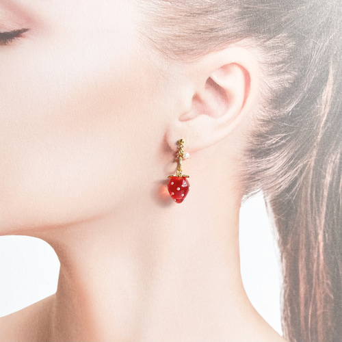 送料無料】＊雨あがりの森…＊いちごのピアス・イヤリング ピアス