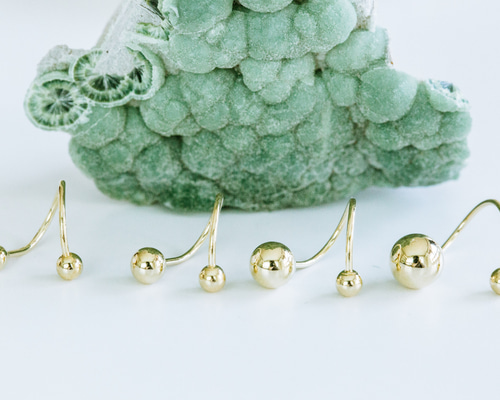 ダブルツイスト♡ラテベージュ ハンドメイド ピアス ロング イヤリング ゴールド 14K本物の金 ゴ トボール ラガス 耳 軟骨 ヘリックス ツイスト