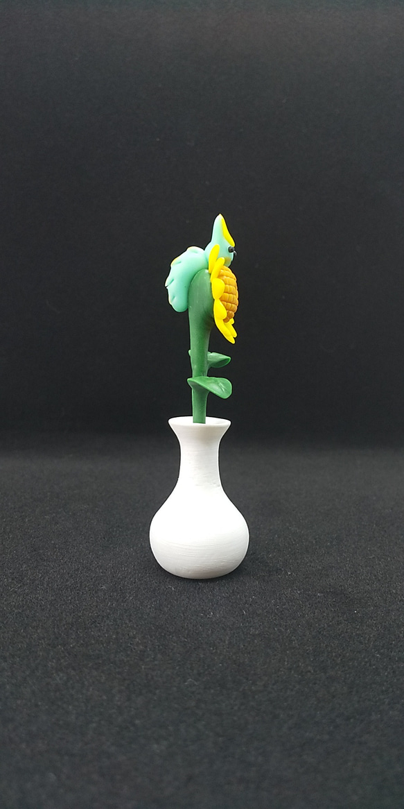 ひまわりと大村さん(置物)花瓶白c 6枚目の画像