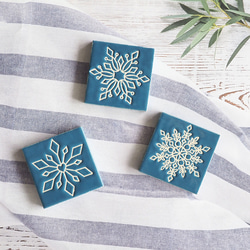 ミッドナイトブルーの雪の結晶タイル 3個セット マグネット estudio
