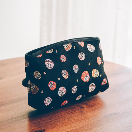 京都芸美堂】 西陣織 化粧ポーチ ＜日本の縁起柄＞ だるま 職人手作り  