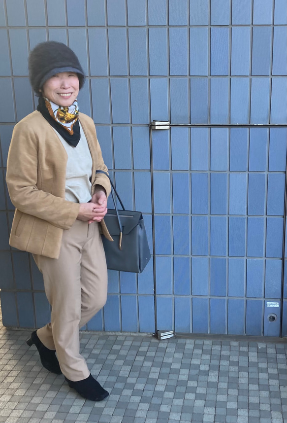 麻/リネン100%透けにくい体型カバーTブラウス（ベージュ/半袖・長袖・クルーネック・Vネック） 9枚目の画像