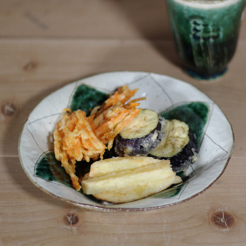 作家さんの織部大鉢・盛皿 6寸鉢｜黒｜磁器｜美濃焼｜菊花｜和食器通販｜うちる｜和食器の皿、鉢、飯碗など