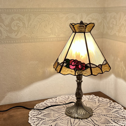 ステンドグラステーブルランプ✨薔薇✨ スタンドライト・テーブル