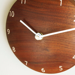 木製 掛け時計 丸 ウォールナット材21 2枚目の画像