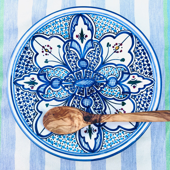 チュニジア・北アフリカ伝統万能絵付皿　24cm　平皿サークル　澄んだブルーが印象的　69 3枚目の画像