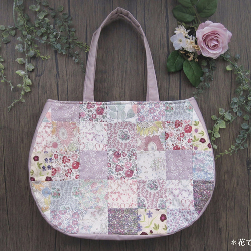 sale♪リバティ ペールピンクのパッチワーク＆アナナのふんわりバッグ