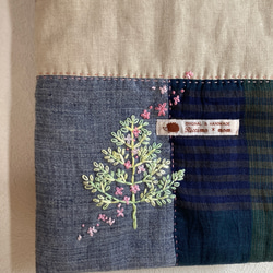 刺繍バッグ　-樹- 2枚目の画像