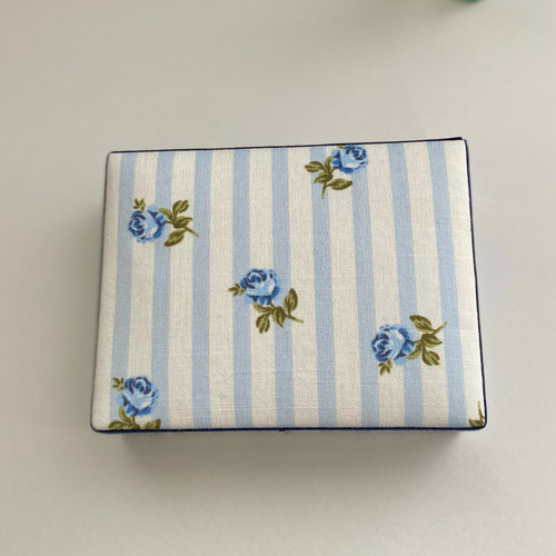 大きなボックス、ローラアシュレイ、カルトナージュ ローラアシュレイの大型収納ボックス | カルトナージュ教室アトリエ