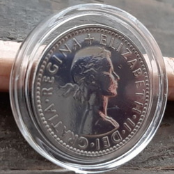 幸せのウェディングコイン ヴィンテージ 英国 ラッキー6ペンス 2枚セット  ミニバッグ付き エリザベス女王 本物 5枚目の画像