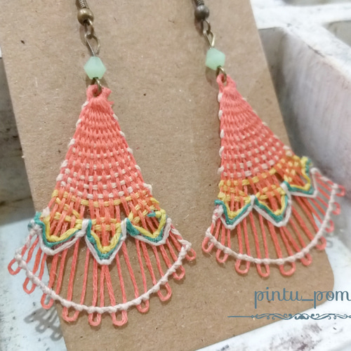 ❁ バリ島 よりお届けします ❁ ニャンドゥティピアス イヤリング 刺繍 