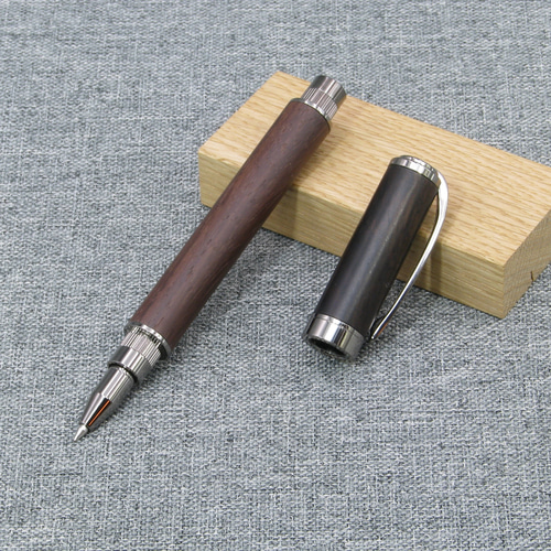 ブラウン 万年筆 木製 スクリューキャップ ブラウン 万年筆 木製 スクリューキャップ