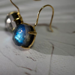 〖 pierce〗Labradorite (10×10)ラブラドライト 1枚目の画像