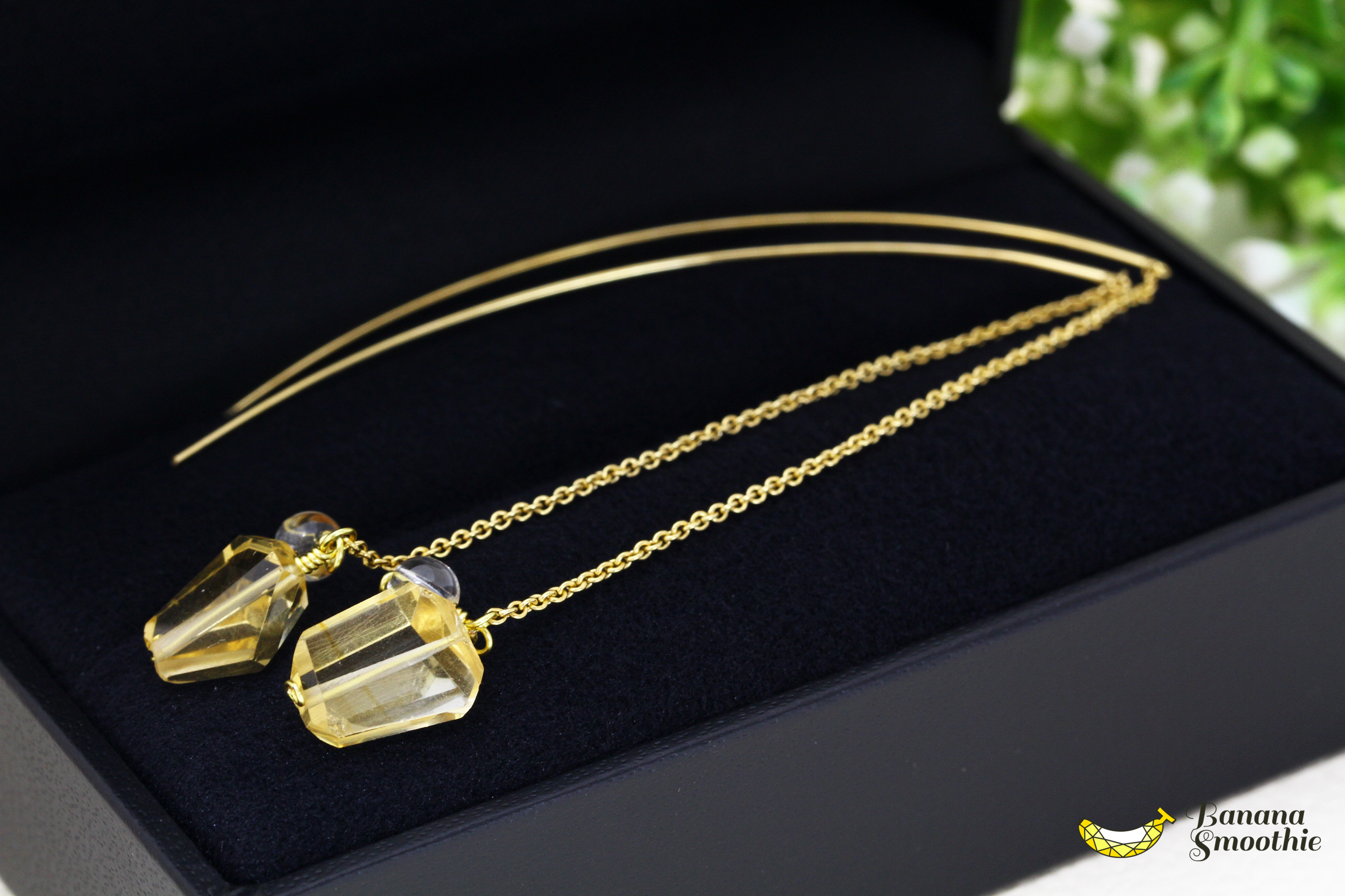 薄色で優しい色味 シトリン ラフカット × ラウンド スパークルカーブアメリカンピアス 14kgf 11月誕生石