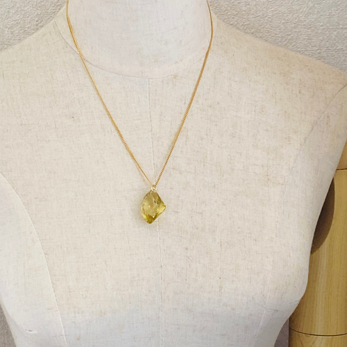 Hariqua レモンクォーツ ピュア チャーム ペンダントトップ 18金 Hariqua レモンクォーツ ピュア チャーム ペンダントトップ 18金