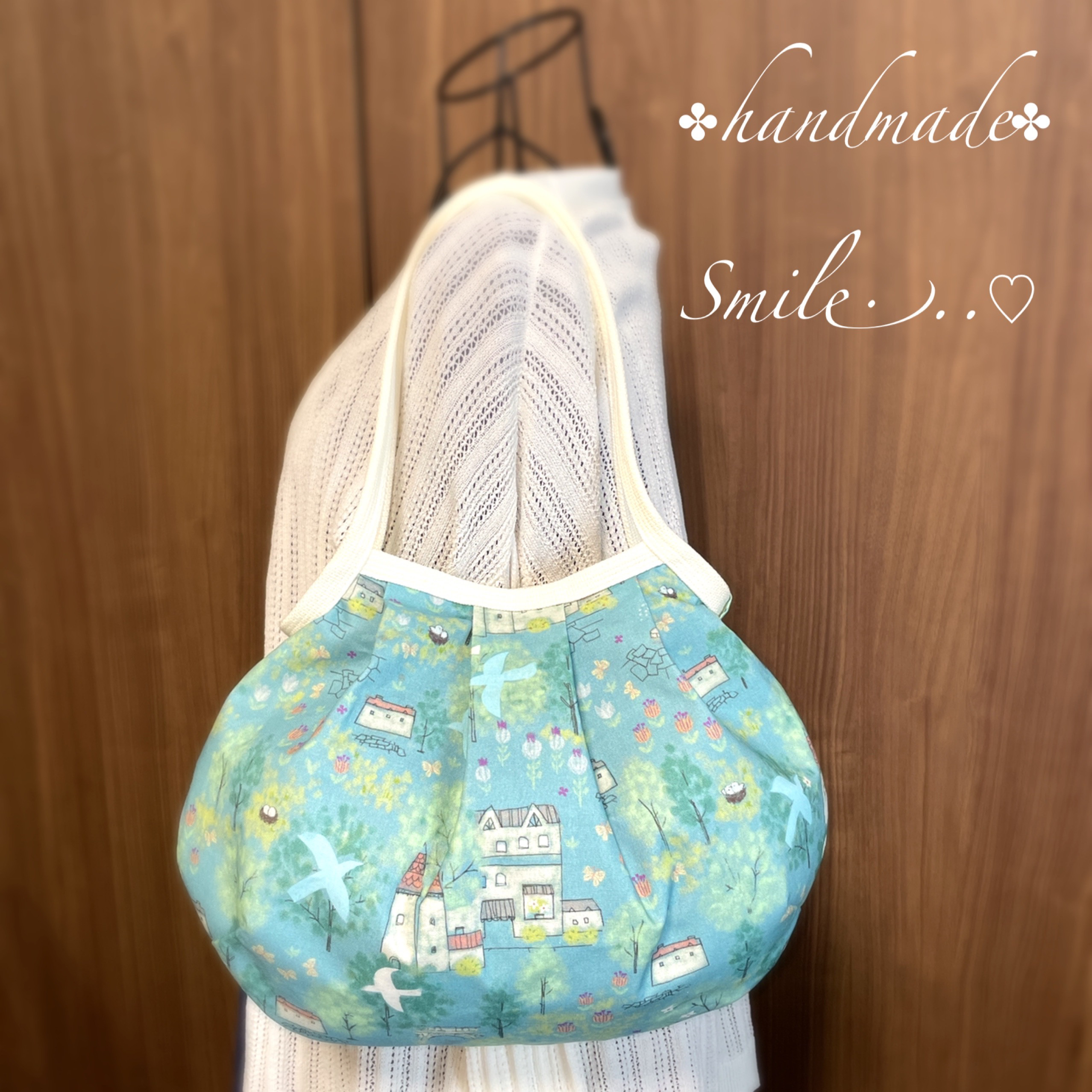 コロンと可愛いショルダーグラニーバッグ　北欧調　メルヘンチック　幸せの青い鳥　水彩風景画  ◎選べる2サイズ