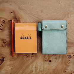 【選べるレザーとステッチ】イタリアンレザーのRHODIA ブロックロディアメモカバー 1枚目の画像