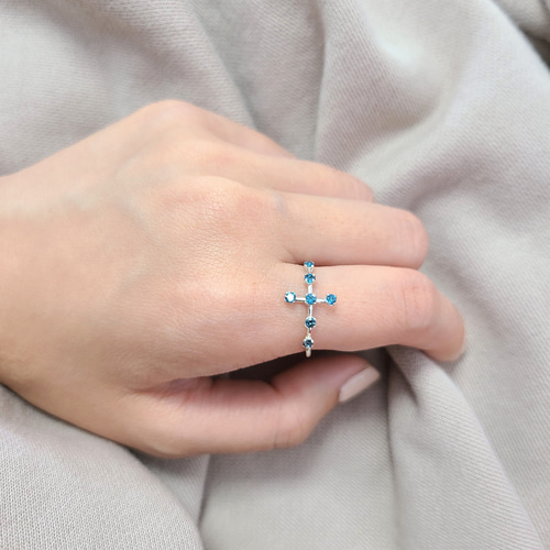 7つの石が形どる✧ロンドンブルートパーズ十字リング シルバー＊天然石