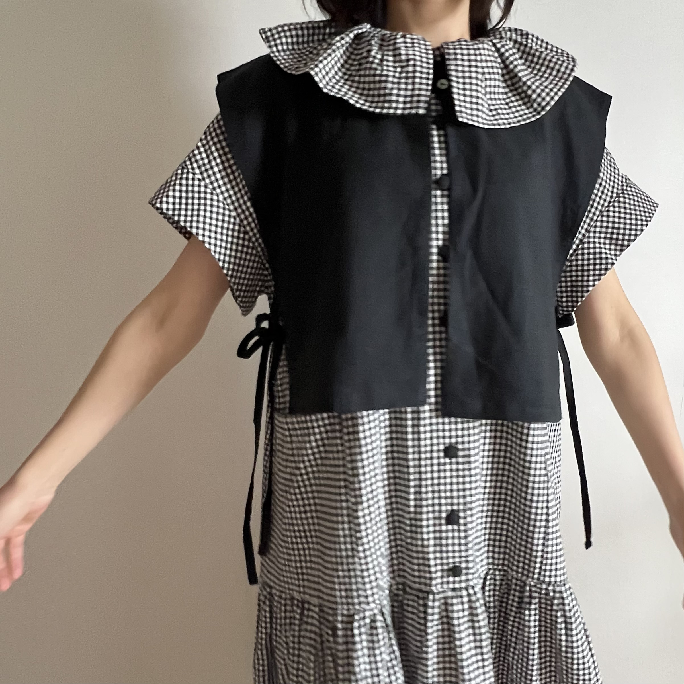 モンクレール　 ヒトミ　hitomi フリルベスト MONCLER 国内正規/ モンクレール HITOMI フリル ライトダウン