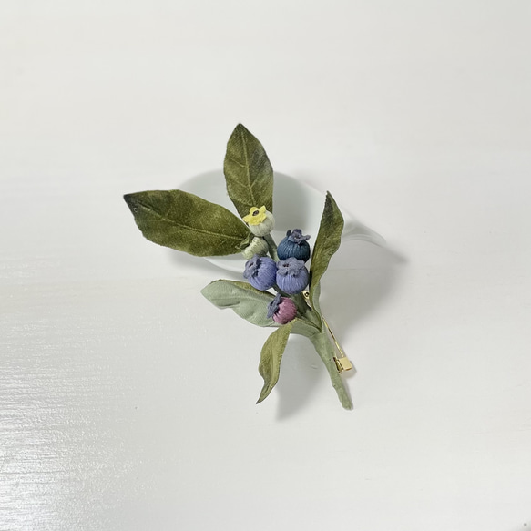 布花美味しそうなブルーベリーのコサージュ 6枚目の画像