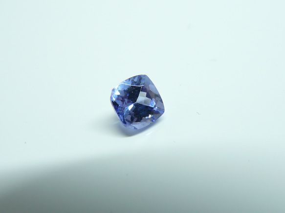 20614-1　【タンザニア産】　天然タンザナイト　ルース　　１．２ｃｔ 3枚目の画像