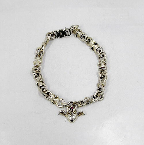 ルビー石のハートウィングデザインのシルバー925製のブレス4  