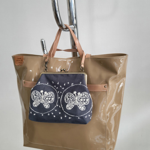 送料無料】ミナペルホネン/ちょうちょキルトホワイト 15cmがま口  