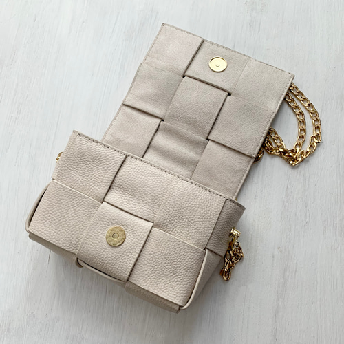 本革 牛革 編み込み バッグ ショルダーバッグ ゴールド チェーン