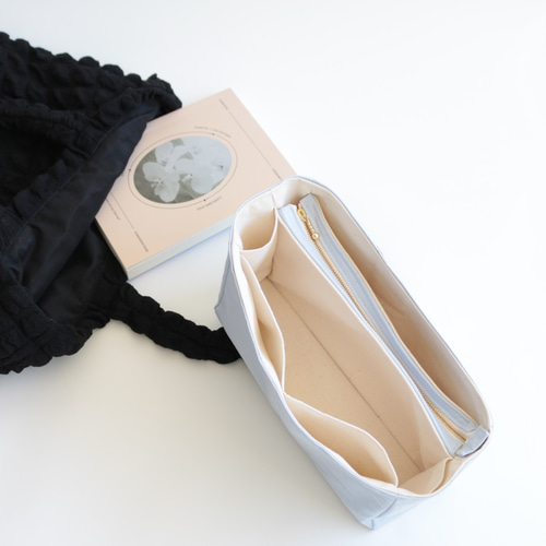 自立するファスナーポケットつきバッグインバッグ 帆布使用 ブルー