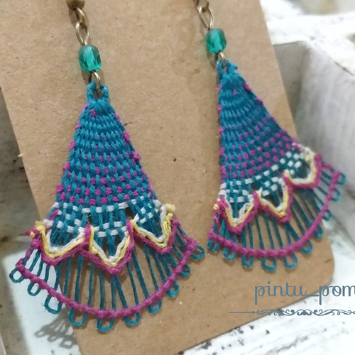 ❁ バリ島 よりお届けします ❁ ニャンドゥティピアス イヤリング 刺繍 