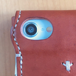 イタリアンレザーのジップ付きiPhoneケース (SE第2～3世代用) ブラウン 4枚目の画像