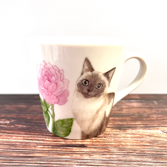 猫とバラのマグカップ　シャム猫　手描き　 2枚目の画像