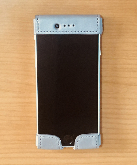 イタリアンレザーのジップ付きiPhoneケース (SE第2～3世代用) グレー 5枚目の画像