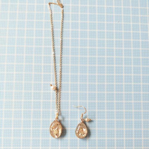 シェルアクセサリー 3点セット ピアス／イヤリング ネックレス ガラス