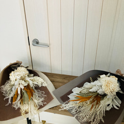 グレージュの花束　（白い花材）どちらかお一つ 3枚目の画像
