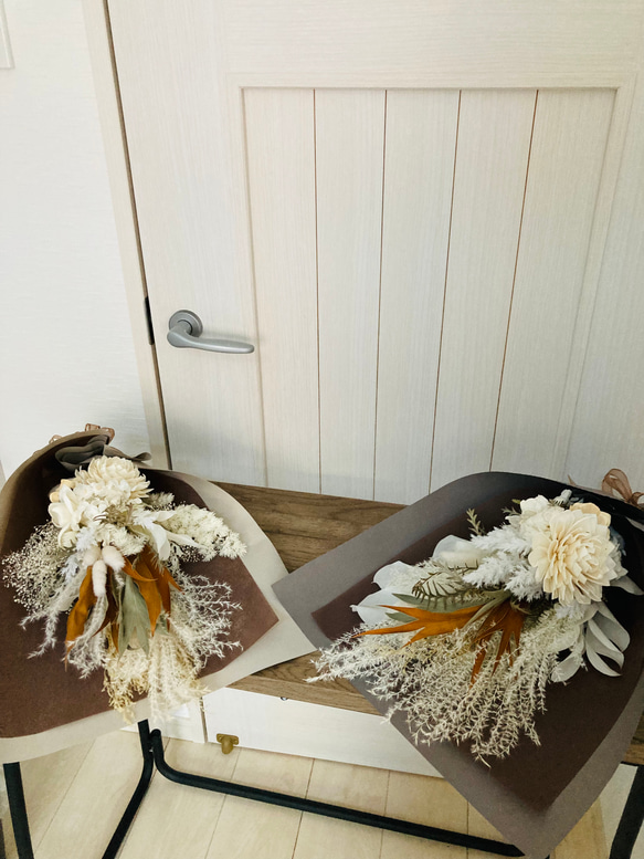 グレージュの花束　（白い花材）どちらかお一つ 3枚目の画像