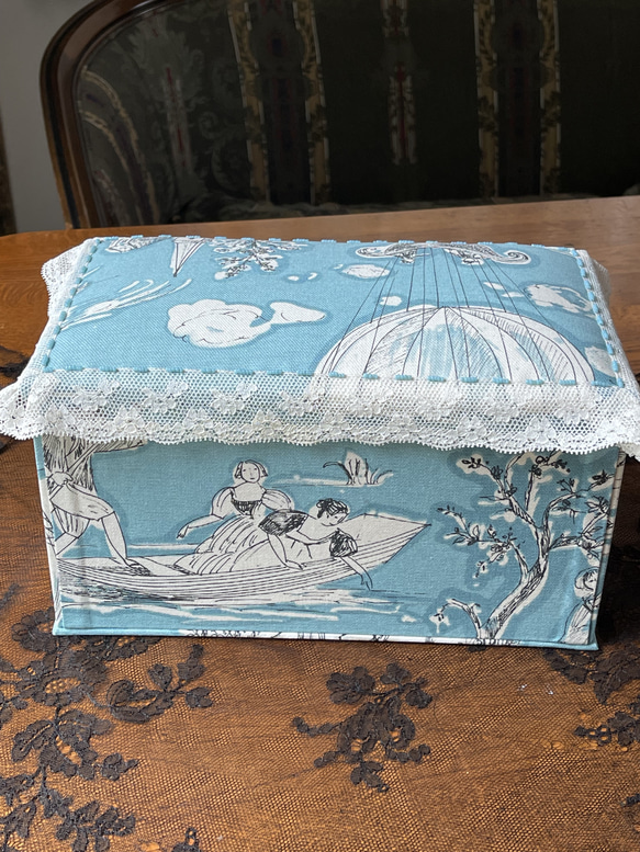 カルトナージュマスクケース　ボックス　ロマンス柄の生地がステキ　アンティークレース、ビーズ 10枚目の画像