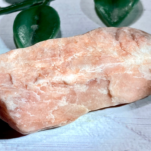 希望の石】変種 ピンク アマゾナイト 原石 ラフストーン 天然石 東洋
