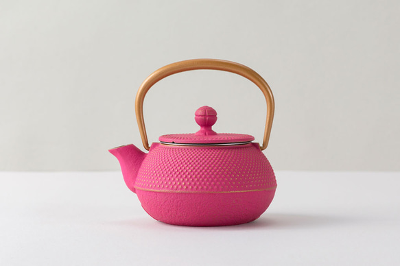 公式】岩鋳 南部鉄器 急須 3型アラレ(金／ピンク) ポット・急須 IWACHU