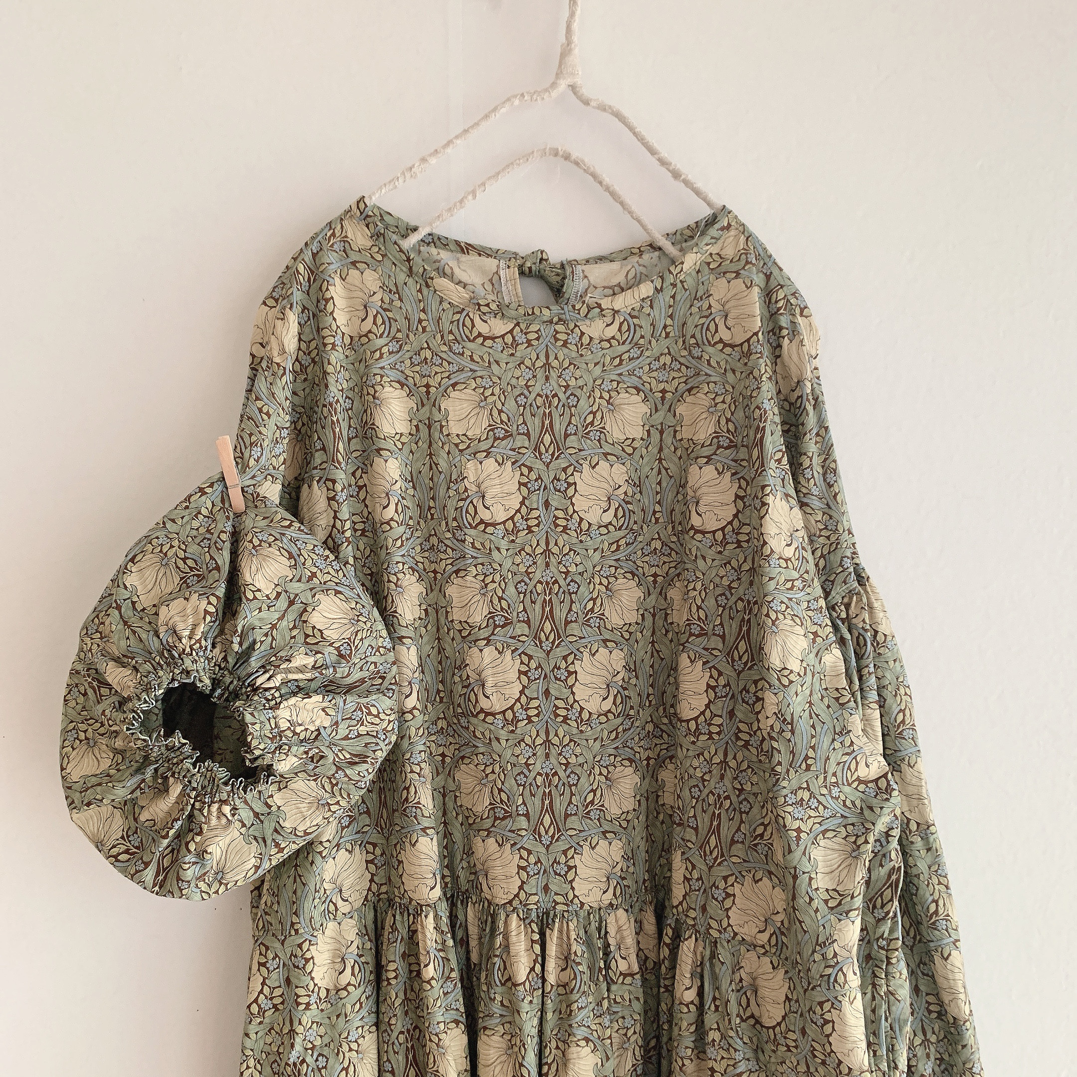 ☆Newカラー☆バックリボン☆ラウンドネック☆ウィリアムモリス☆ピンパーネルワンピース☆バルーン袖☆カスタムオーダー☆