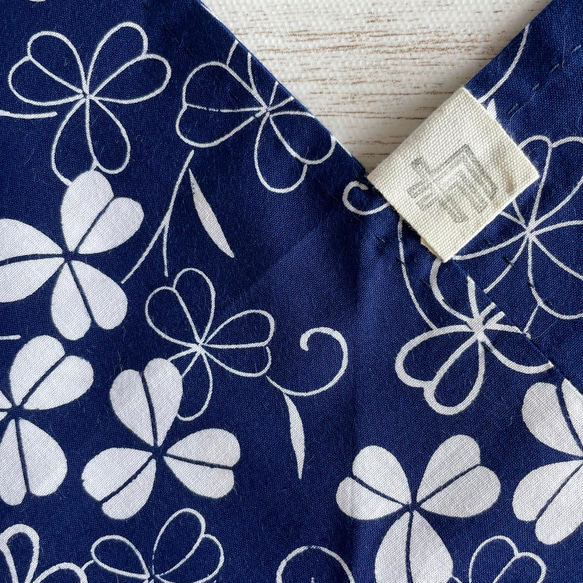 【1点もの】単-ひとえ-のあずま袋 総手縫い -浴衣地 紺にクローバー AZ194 5枚目の画像