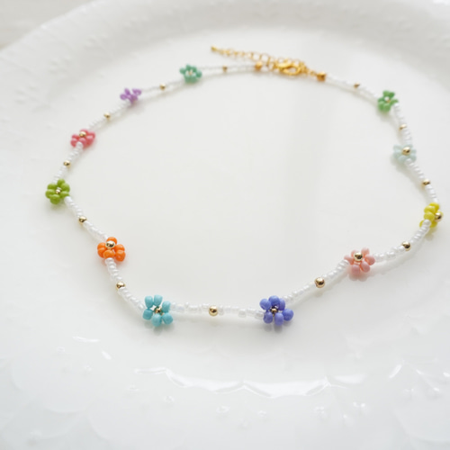 お花のカラフルネックレス＊ ビーズネックレス ビーズアクセサリー 