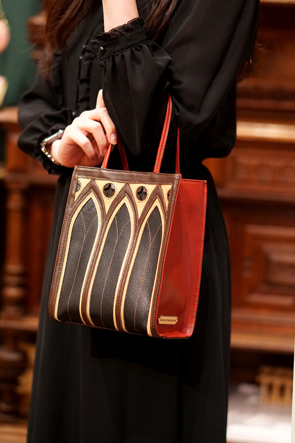 クラシカルな中世ゴシック建築モチーフの「カテドラルバッグ」（本革製）／ch-01 cathedral bag 9枚目の画像