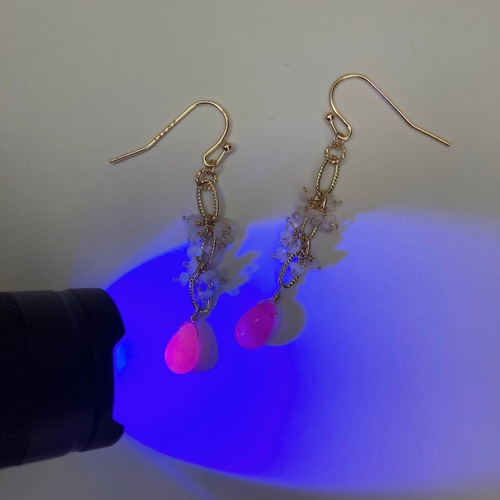 天然石 14kgf 高品質 希少石 ハックマナイト ピアス エチオピア