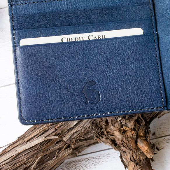 本革　天然染色　藍染め　絞り　二つ折り財布 3枚目の画像