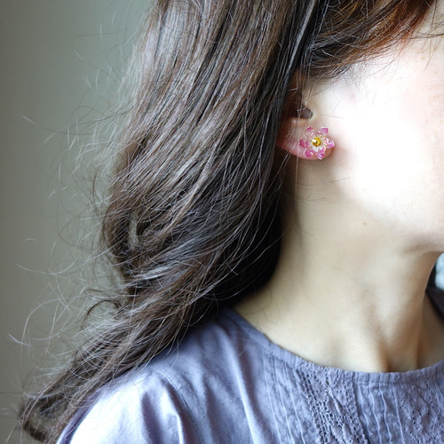 7月誕生月花】小さい蓮のピアス/イヤリング/ノンホールピアス 睡蓮