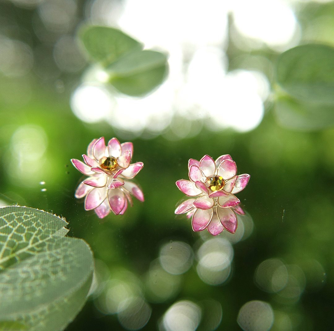 布花　片耳ピアス　フラワー　木蓮のような花 niki.du.poulain