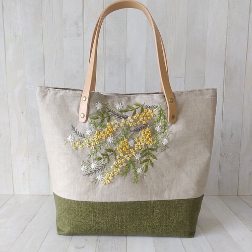 受注製作＞ハンドメイド 冬のトートバッグ 手刺繍 ライトグレー+